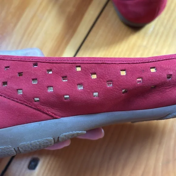 GABOR 5 Red Suede Ballet Mini-Wedge with Brogue Square Detailing Ruffle - Picture 6 of 9